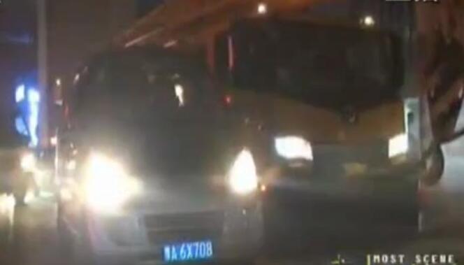 撞了車還打人 這是誰在胡鬧？