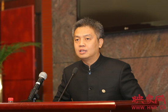 中央人民廣播電臺(tái)副臺(tái)長(zhǎng)王曉暉在映象網(wǎng)上線(xiàn)儀式上講話(huà) 中央人民廣播電臺(tái)副臺(tái)長(zhǎng)王曉暉在映象網(wǎng)上線(xiàn)儀式上講話(huà)