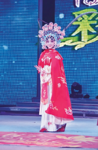 河南電視臺(tái)新農(nóng)村頻道少兒戲曲春晚，杜麗鵬表演的《西游記》中的借扇故事