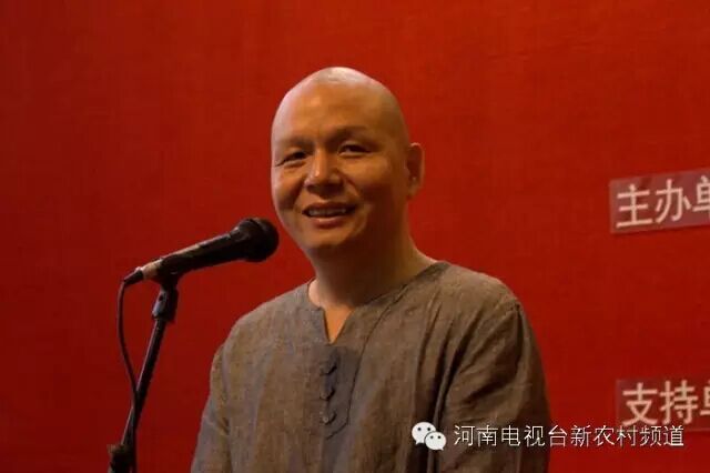 書畫家協(xié)會副主席，中國書畫家協(xié)會會員，河南省青年書法家，蘆荻