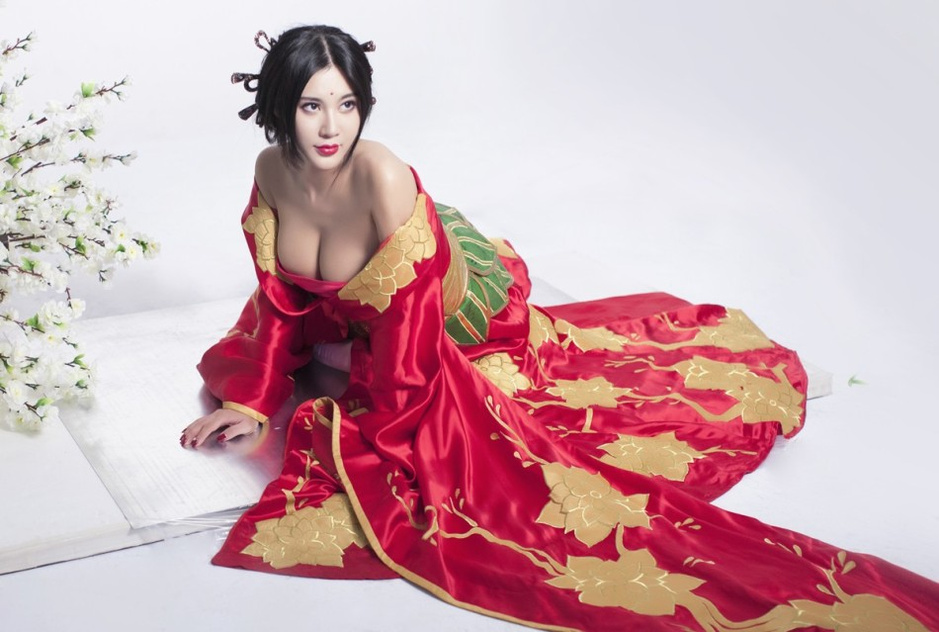 乳神穿越成貂蟬性感撩人 ?；ㄉ矸菔苜|(zhì)疑
