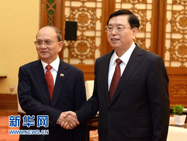 6月27日，全國人大常委會(huì)委員長(zhǎng)張德江在北京人民大會(huì)堂會(huì)見緬甸總統(tǒng)吳登盛。 新華社記者劉建生攝